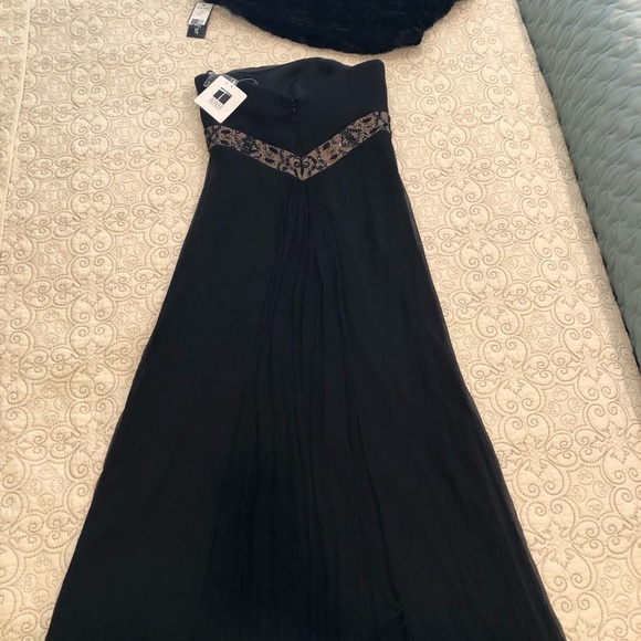 NEW Tadashi Shoji strapless gown w/ faux fur shrug - Picture 2 of 8